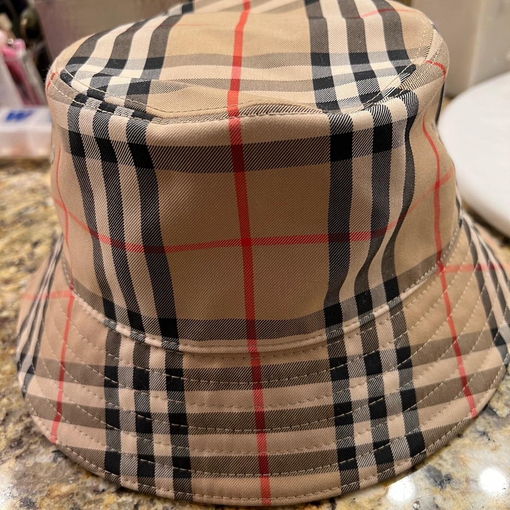Burberry check bucket hat, archive beige pattern